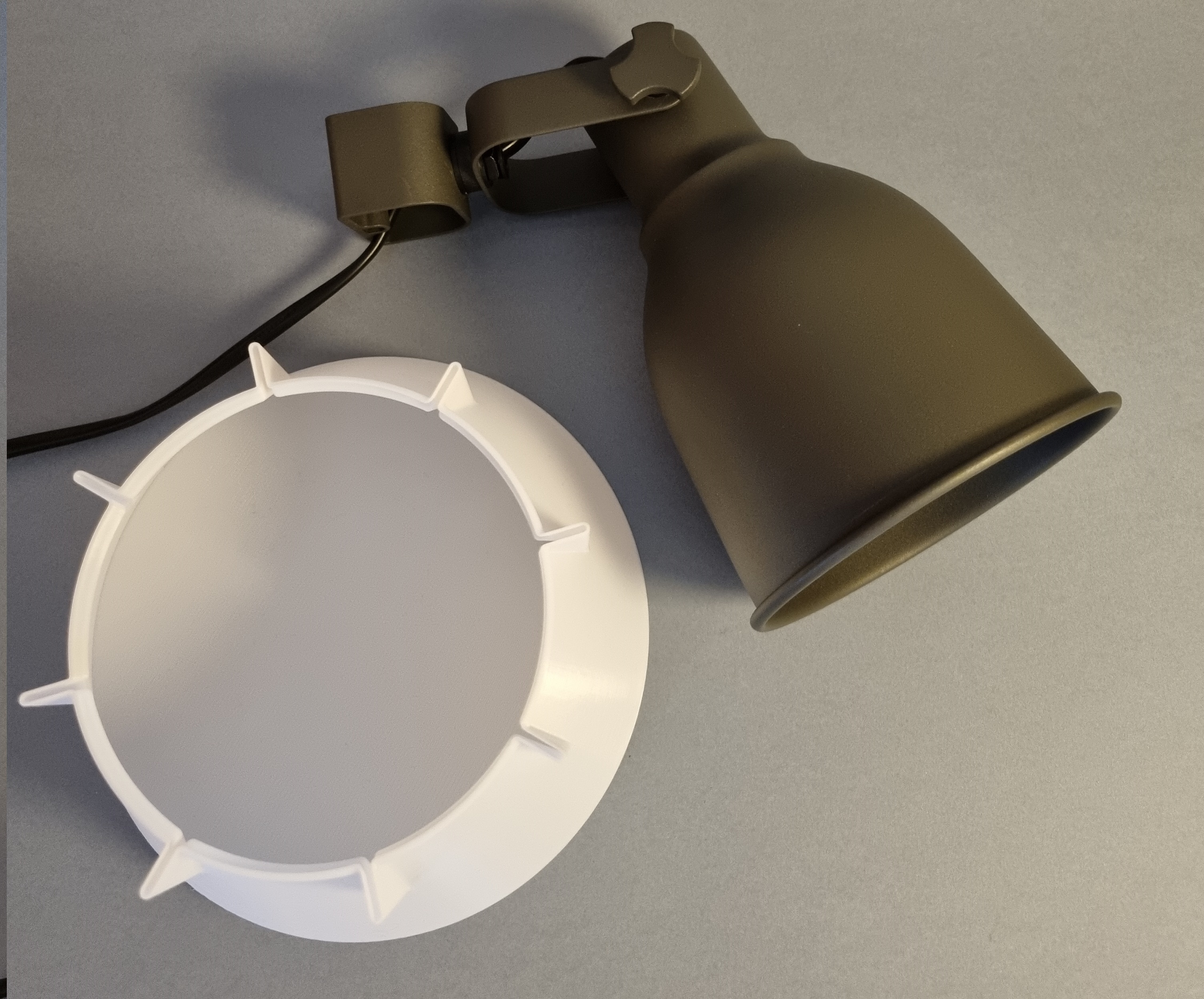 Tản Sáng - IKEA HEKTAR - Bình Hoa Xoắn Ốc