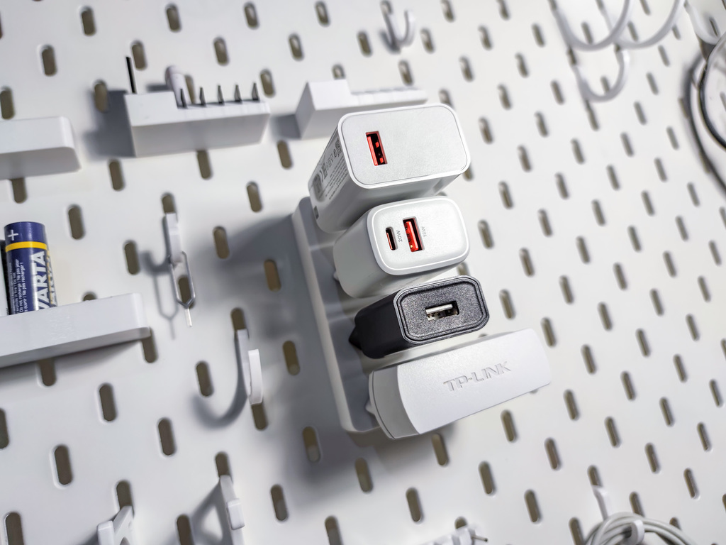 Giá đỡ sạc USB/ổ cắm EU cho IKEA Skadis