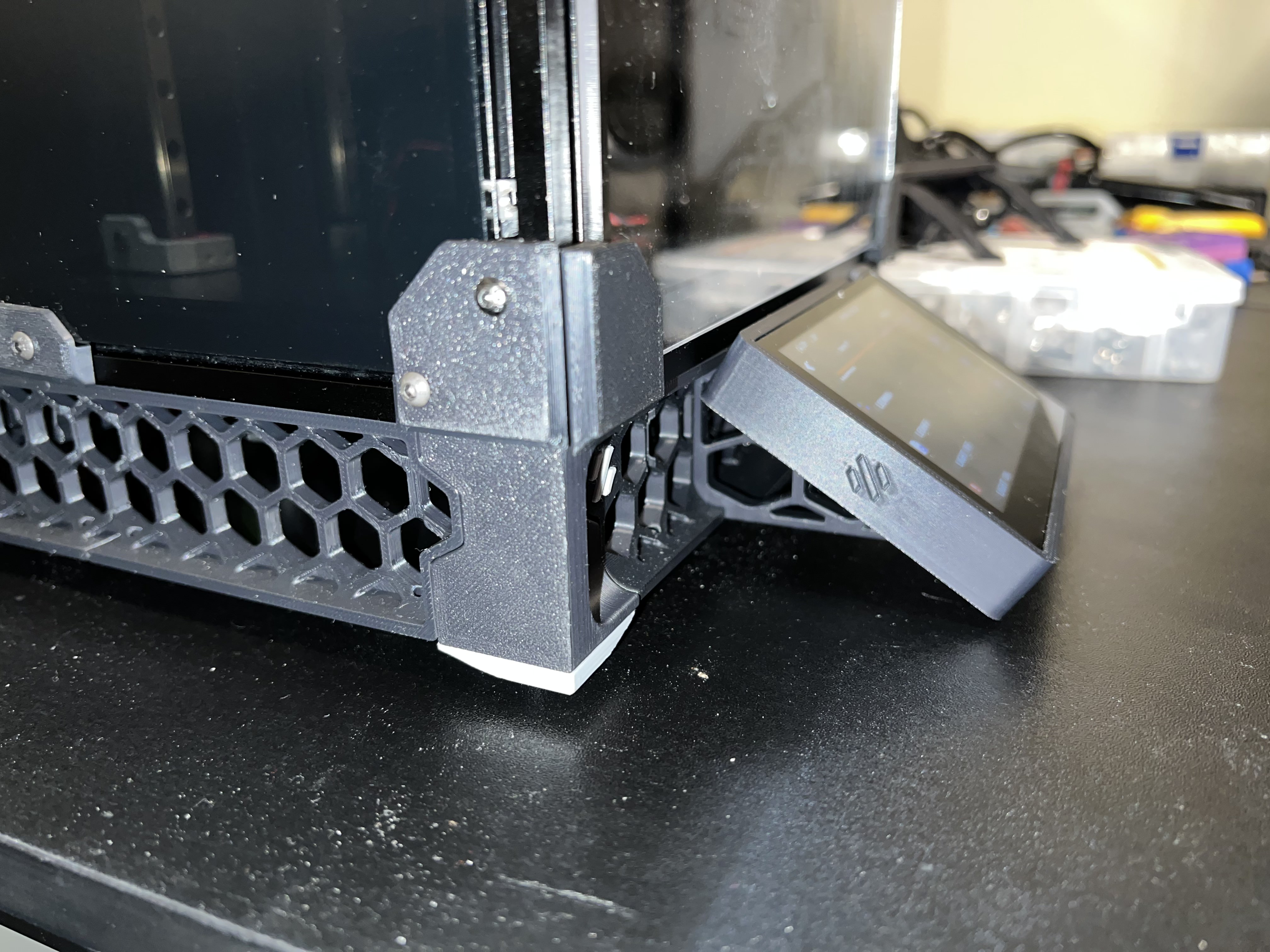 Giá đỡ màn hình BTT PITFT43 cho Voron 0.2/0.1 Trident (Mặt trước)