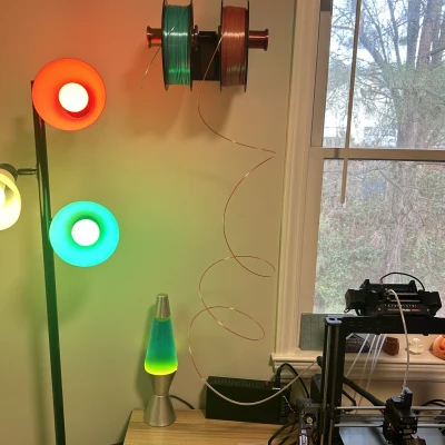 Giá Đỡ Cuộn Dây Dùng Keo Dán Tường