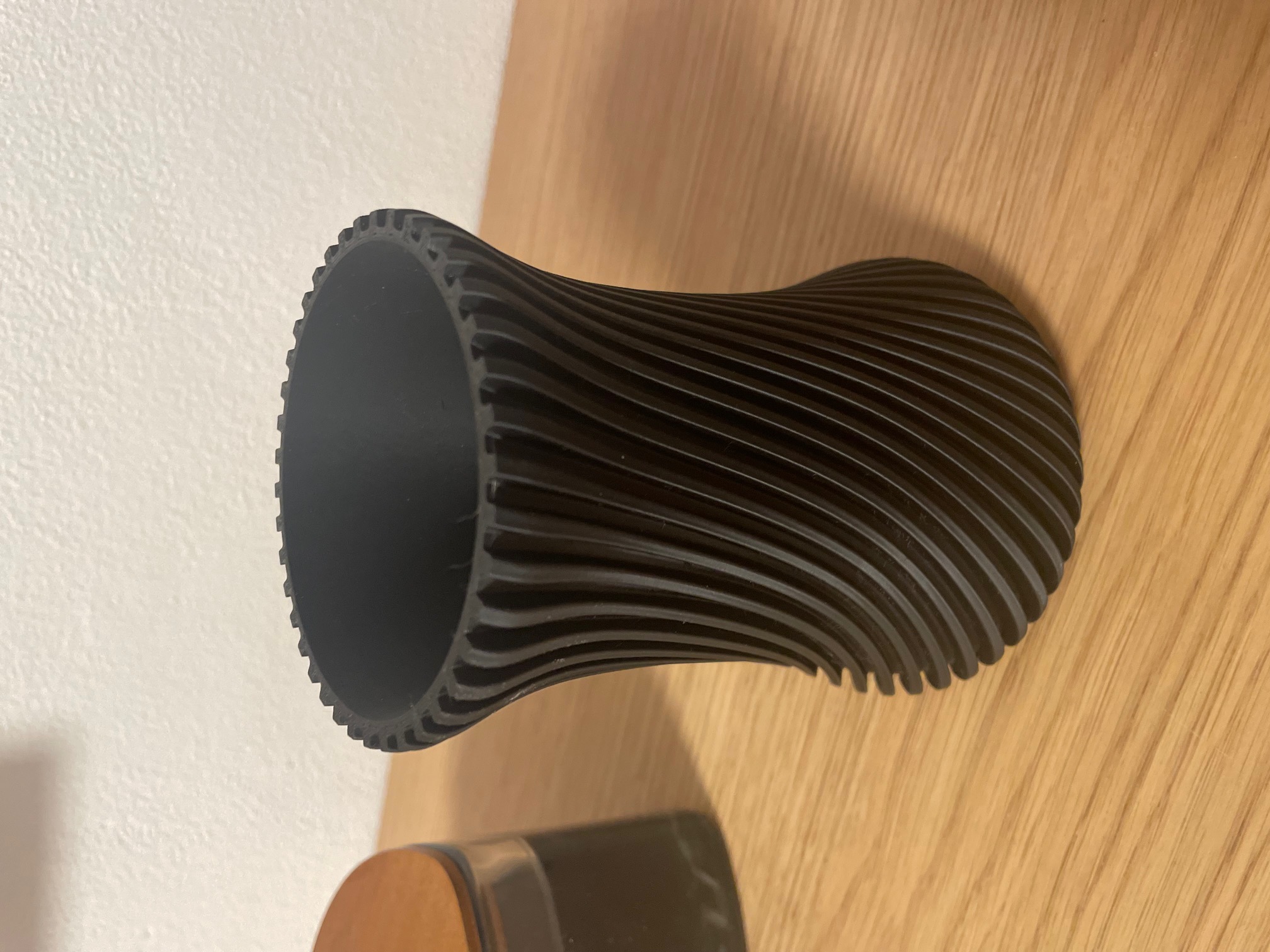 Lọ hoa xoắn ốc hoặc hũ đựng