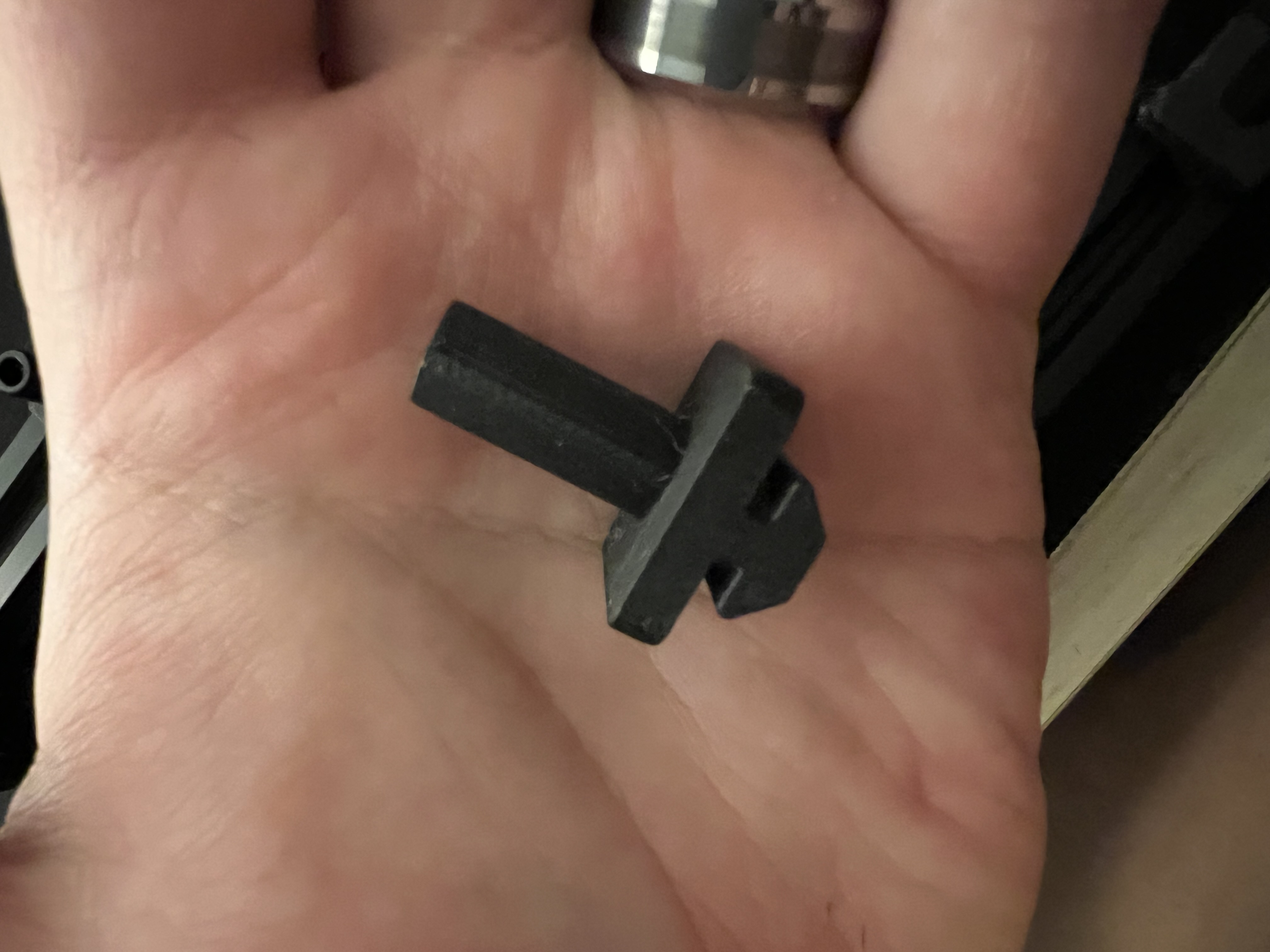 Chân đế bo mạch chủ ATX có đầu nối extrusion