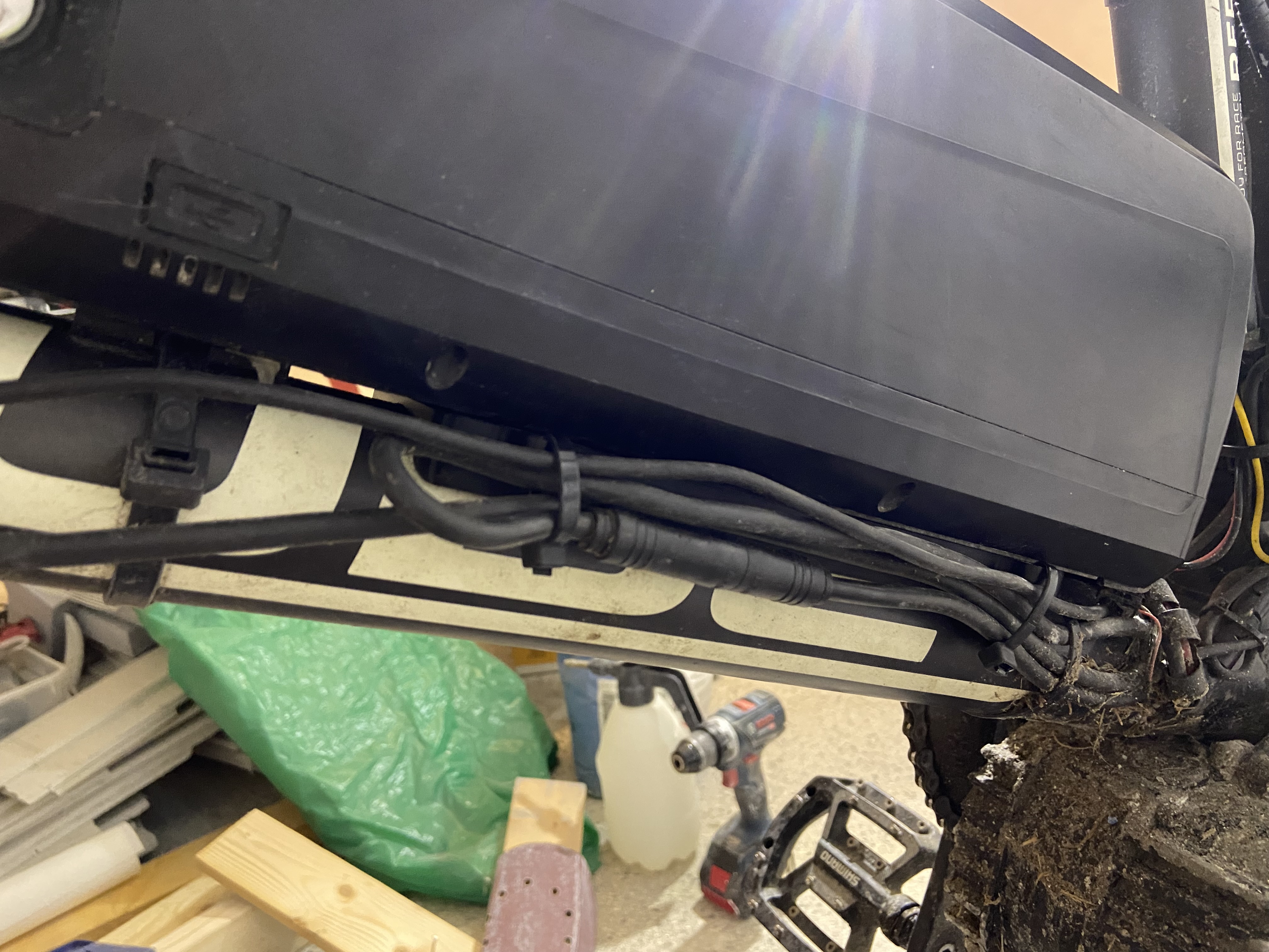 Giá đỡ / Ổn định pin xe đạp điện