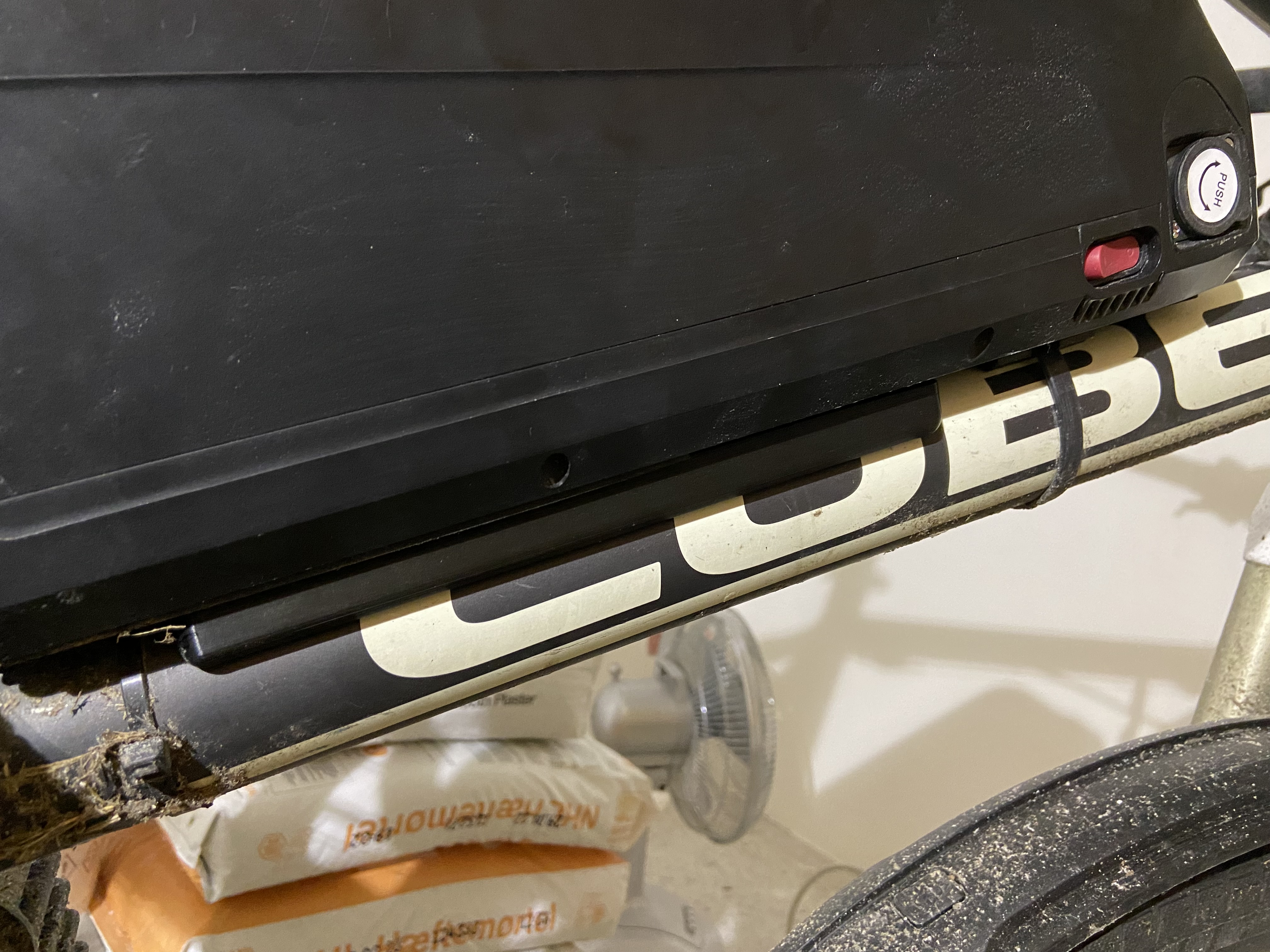 Giá đỡ / Ổn định pin xe đạp điện