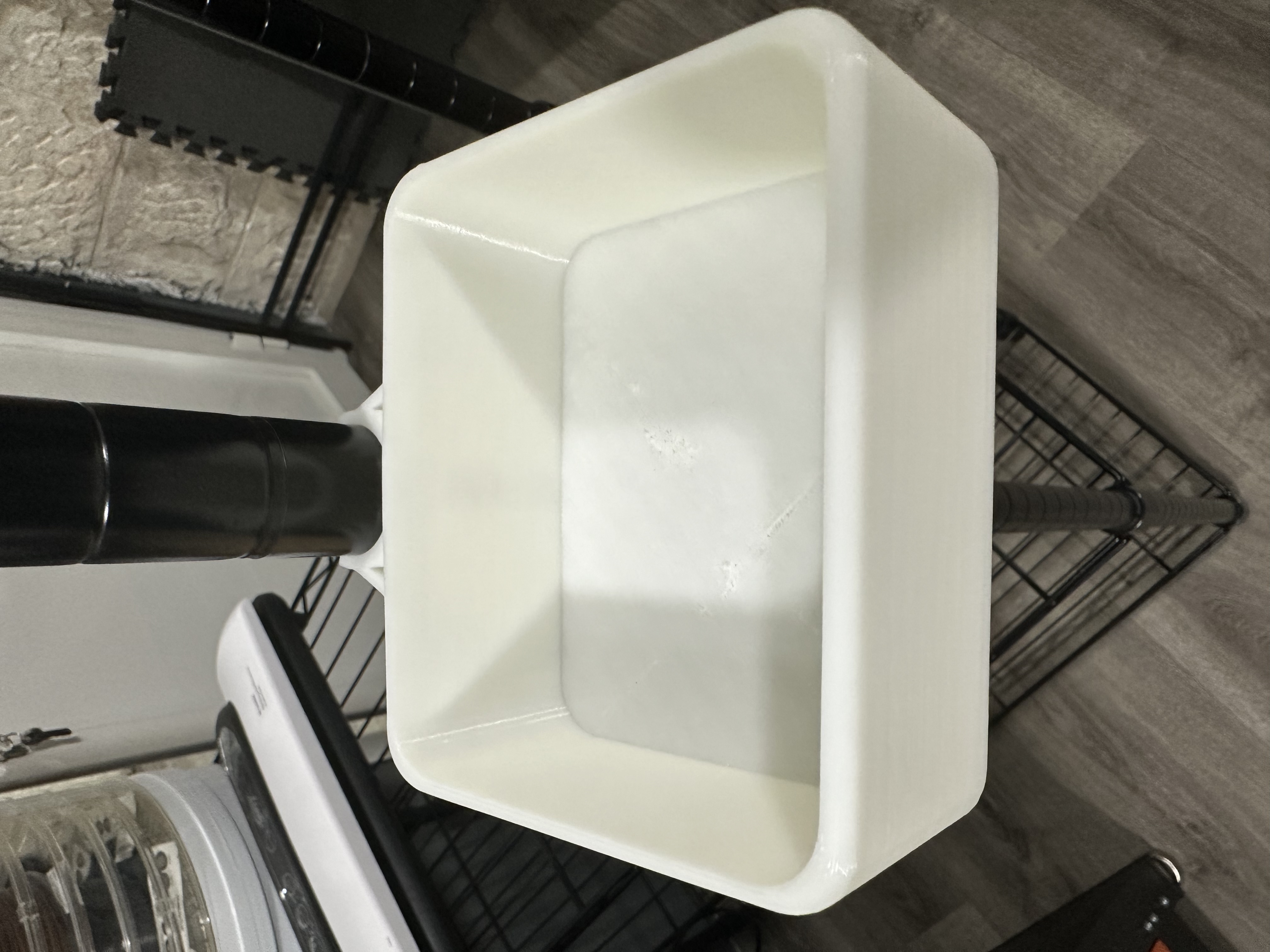 Kẹp Giá / Kệ Sắt Dạng Lưới có Đế