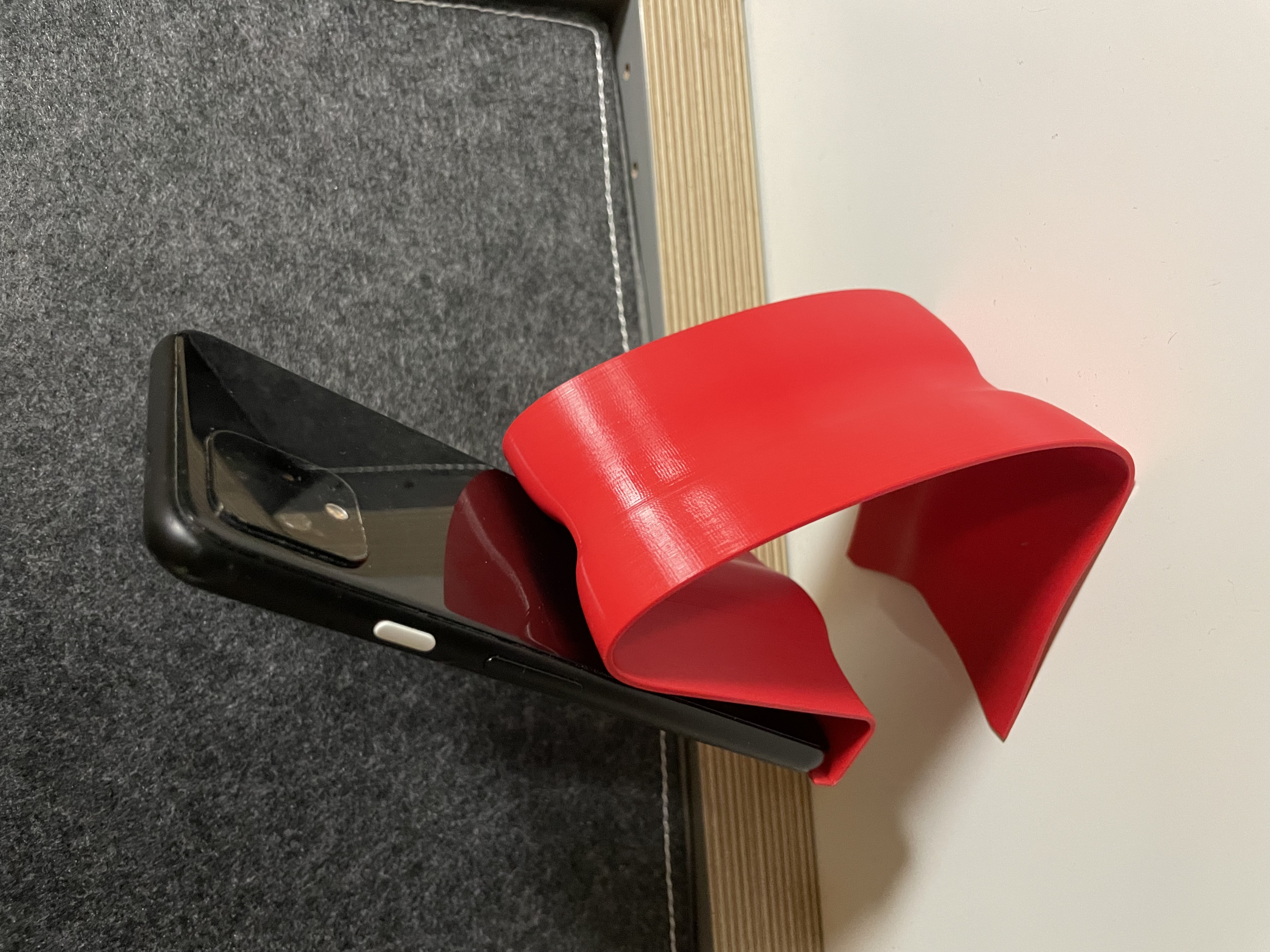 Giá đỡ điện thoại CURL (Miễn phí)