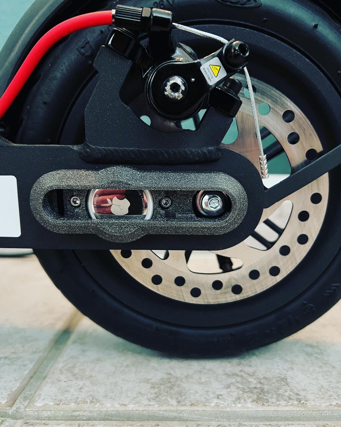 Giá đỡ AirTag cho Xe điện Xiaomi Pro2