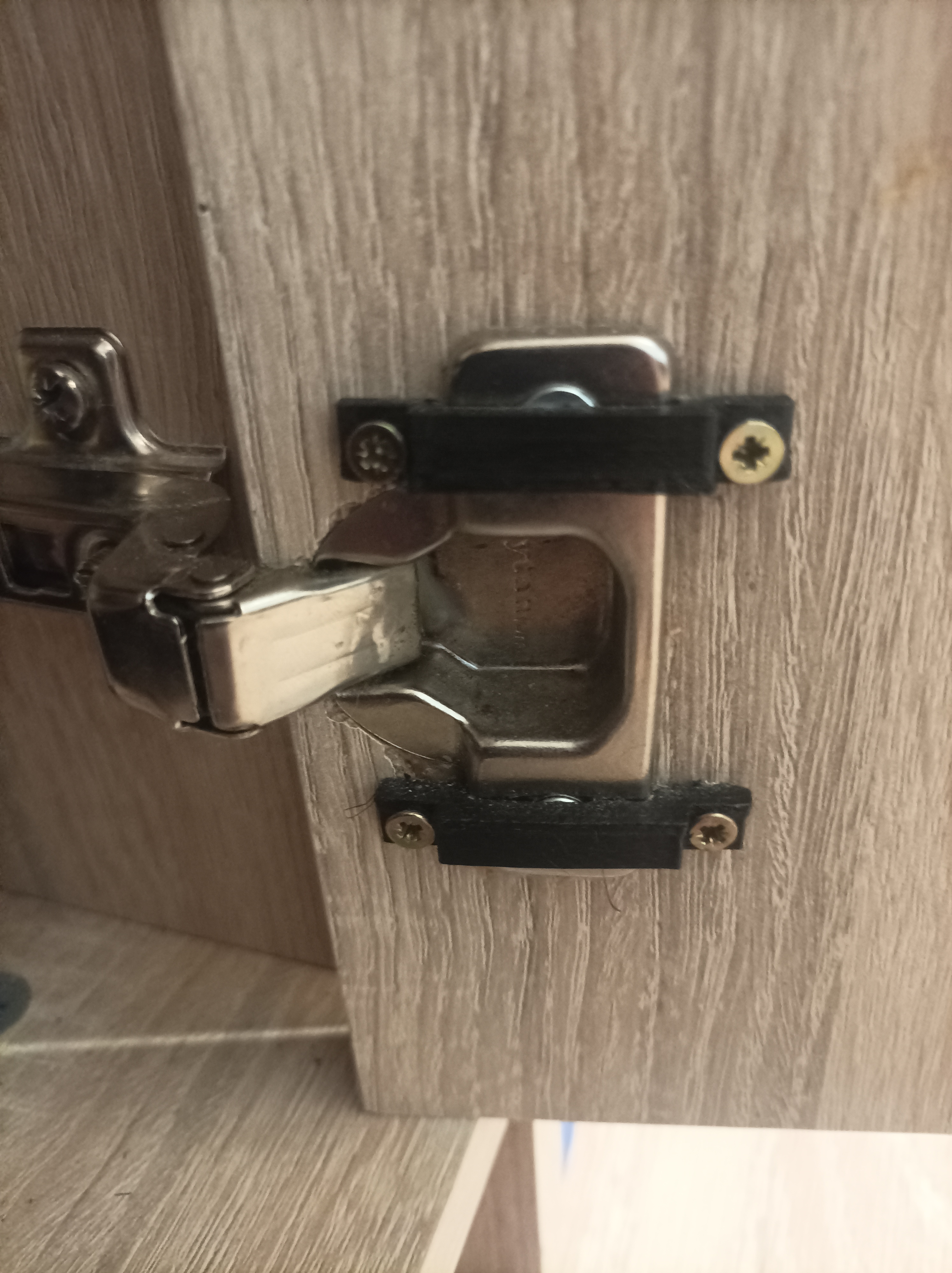 Cách sửa bản lề cửa đơn giản