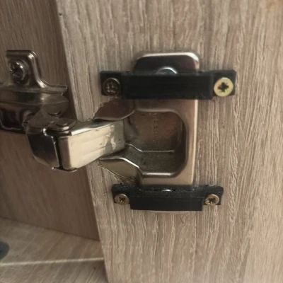 Cách sửa bản lề cửa đơn giản