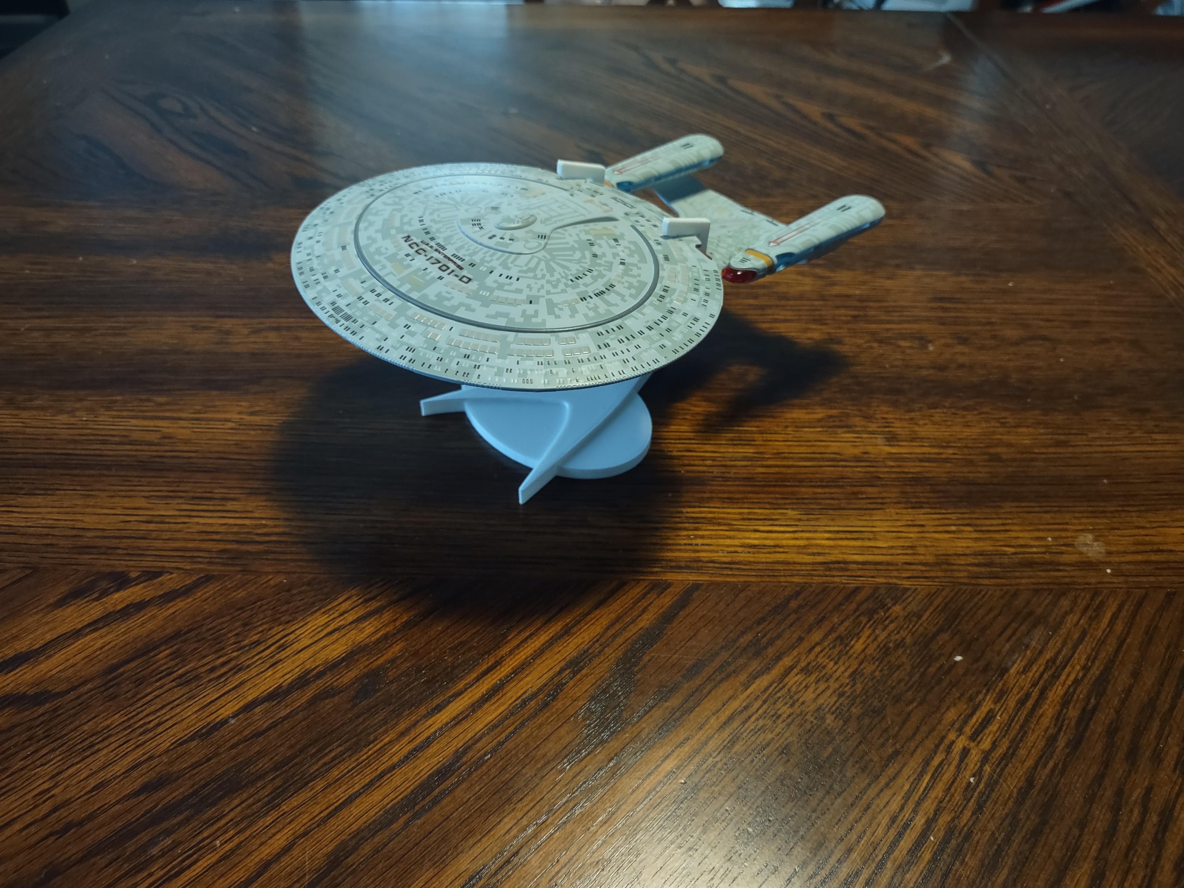 Đế Thay Thế Cho U.S.S. Enterprise NCC-1701-D (TNG, Eaglemoss XL Model)