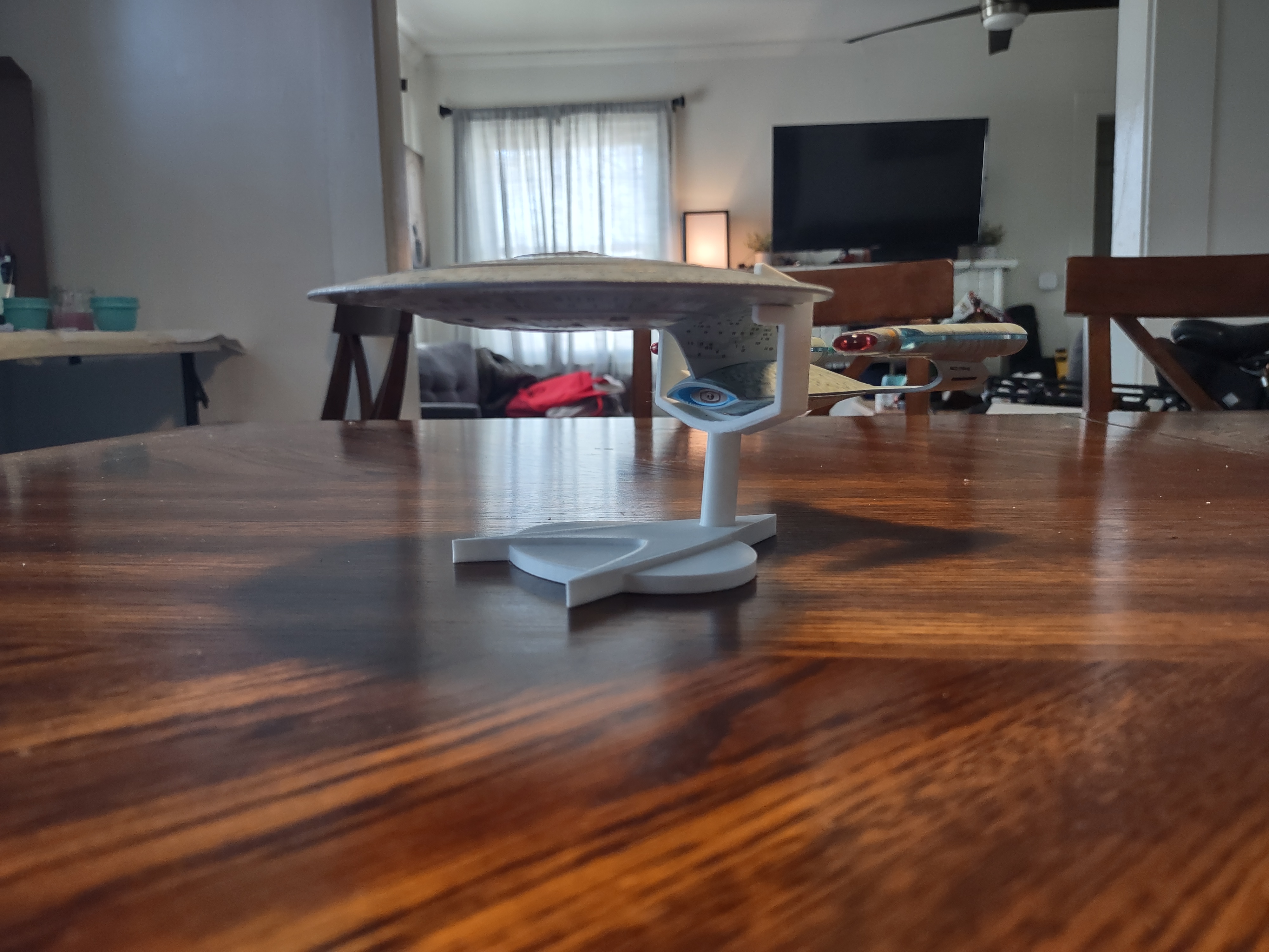 Đế Thay Thế Cho U.S.S. Enterprise NCC-1701-D (TNG, Eaglemoss XL Model)