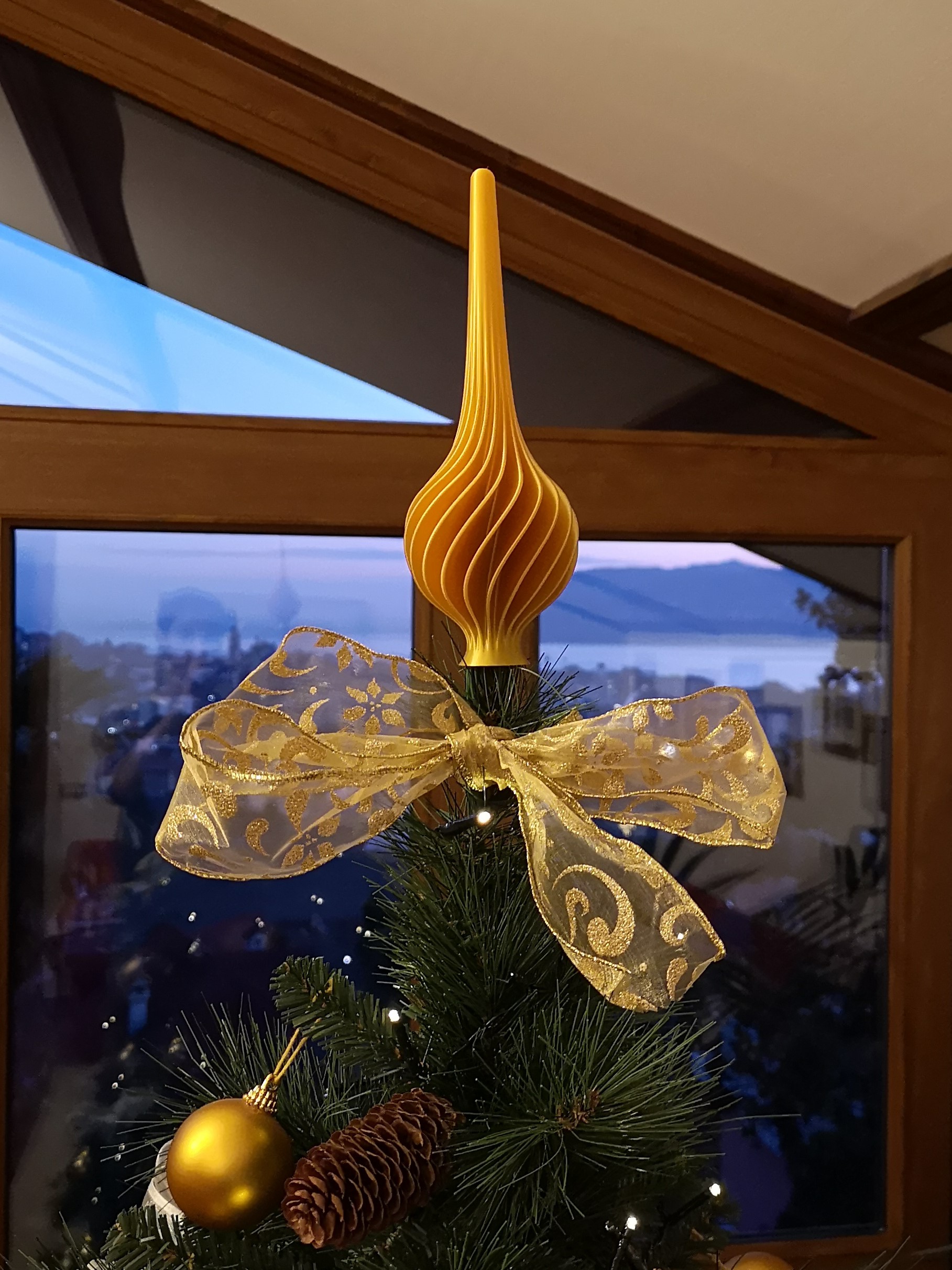 Chóp Cây Thông Noel Hình Xoắn Ốc