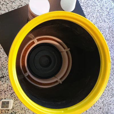 Hộp Chống Ẩm Cho Xô 5 Gallon