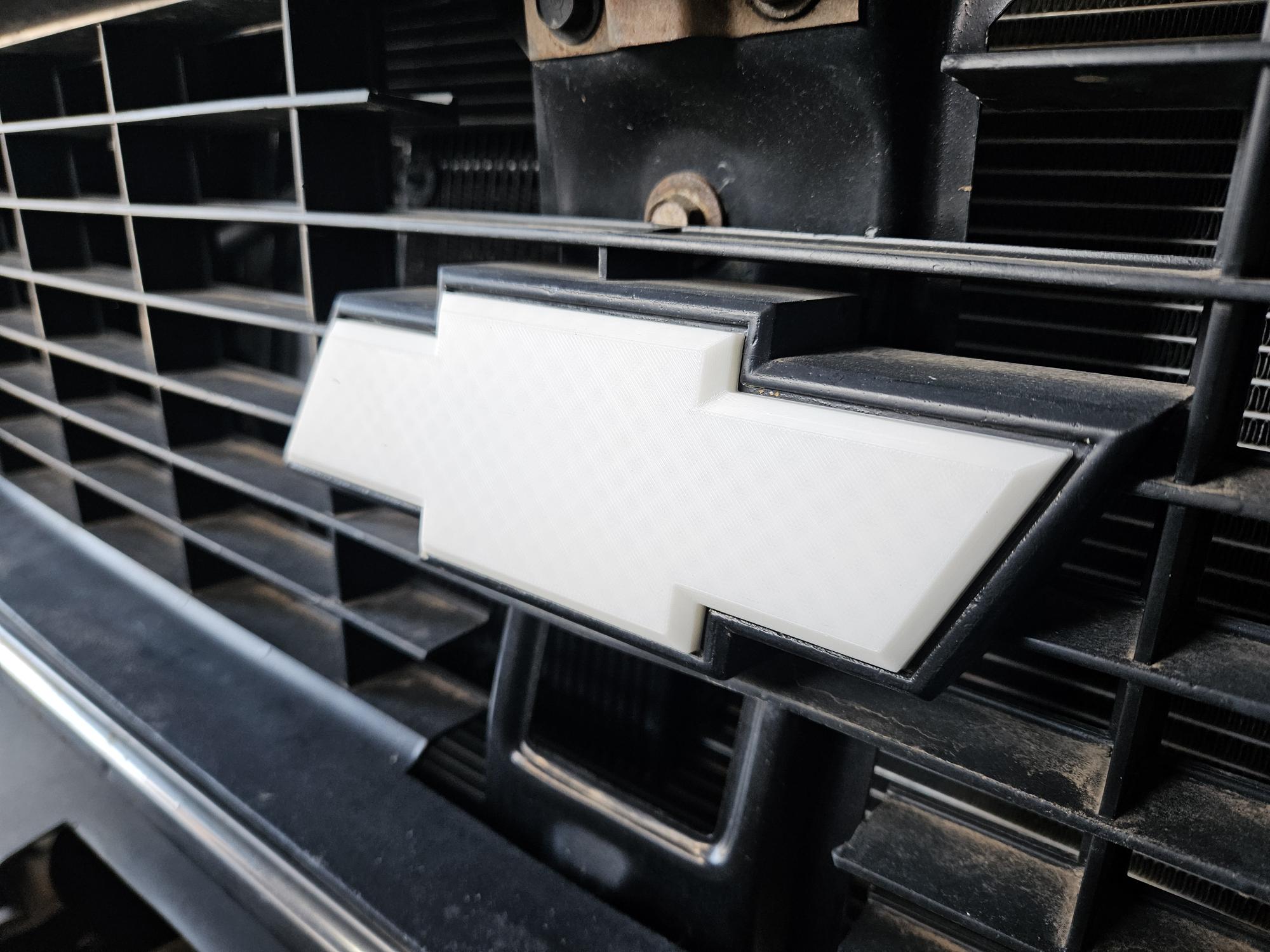 Tem Lưới Tản Nhiệt Chevy