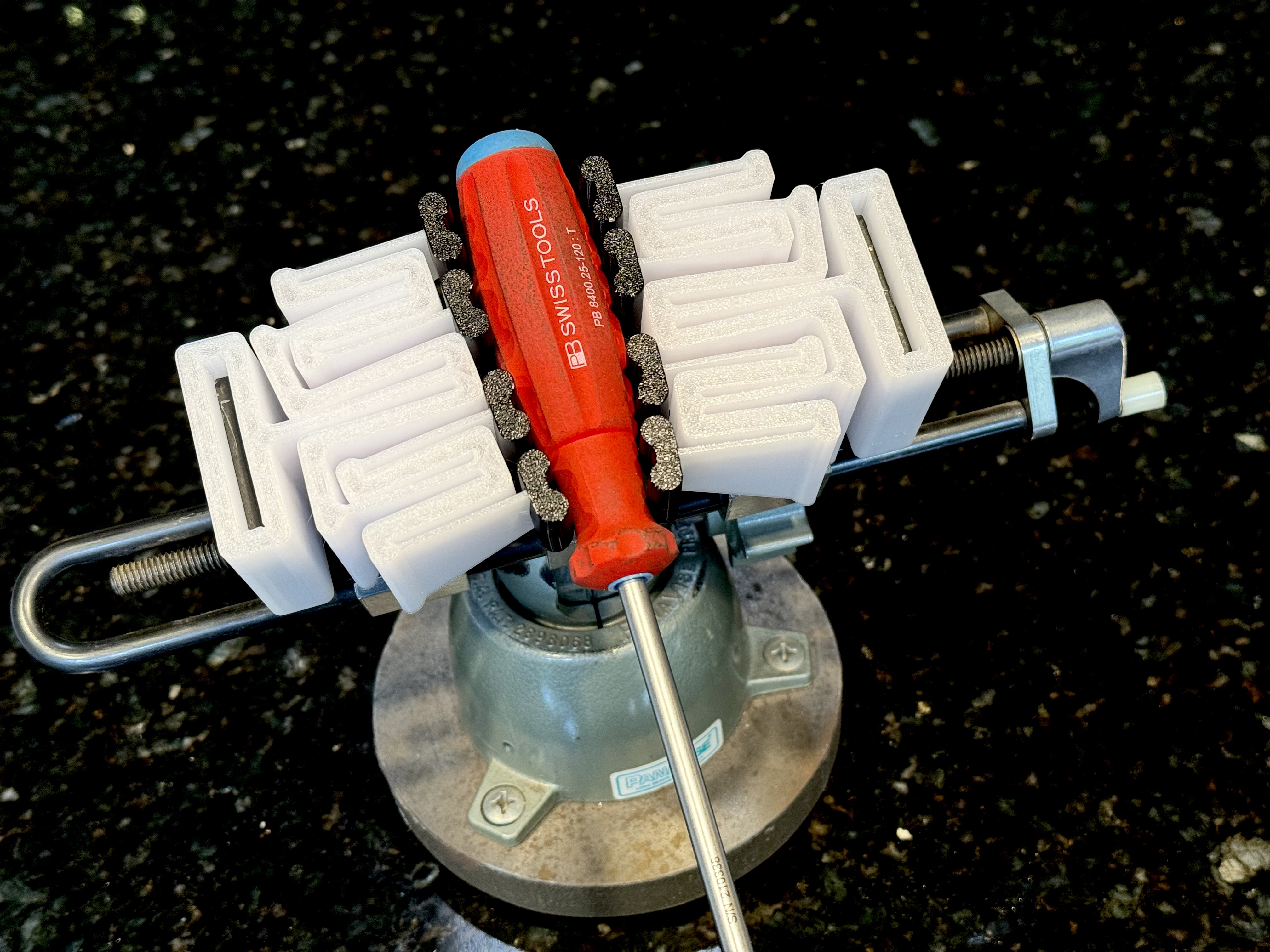 Giày TPU Mềm Chống Trượt Cho Kẹp Vise Fractal Flexure - V6