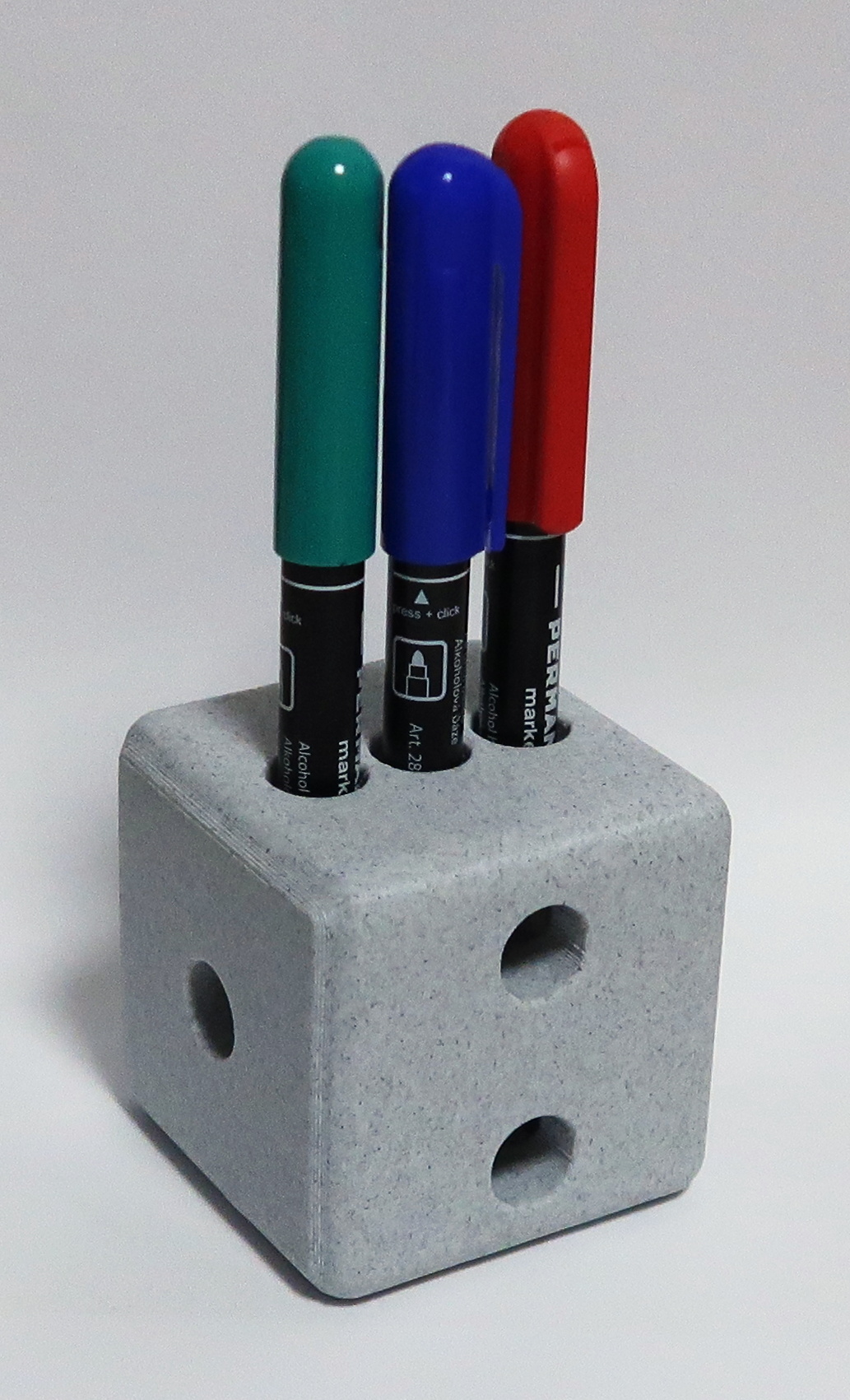 Chỗ cắm bút hình hộp vuông