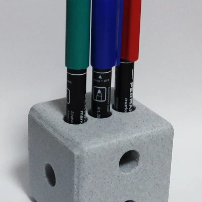 Chỗ cắm bút hình hộp vuông