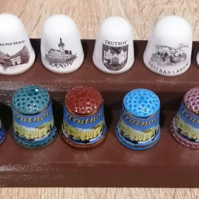 Giá Đỡ Kim May Vá Treo Tường