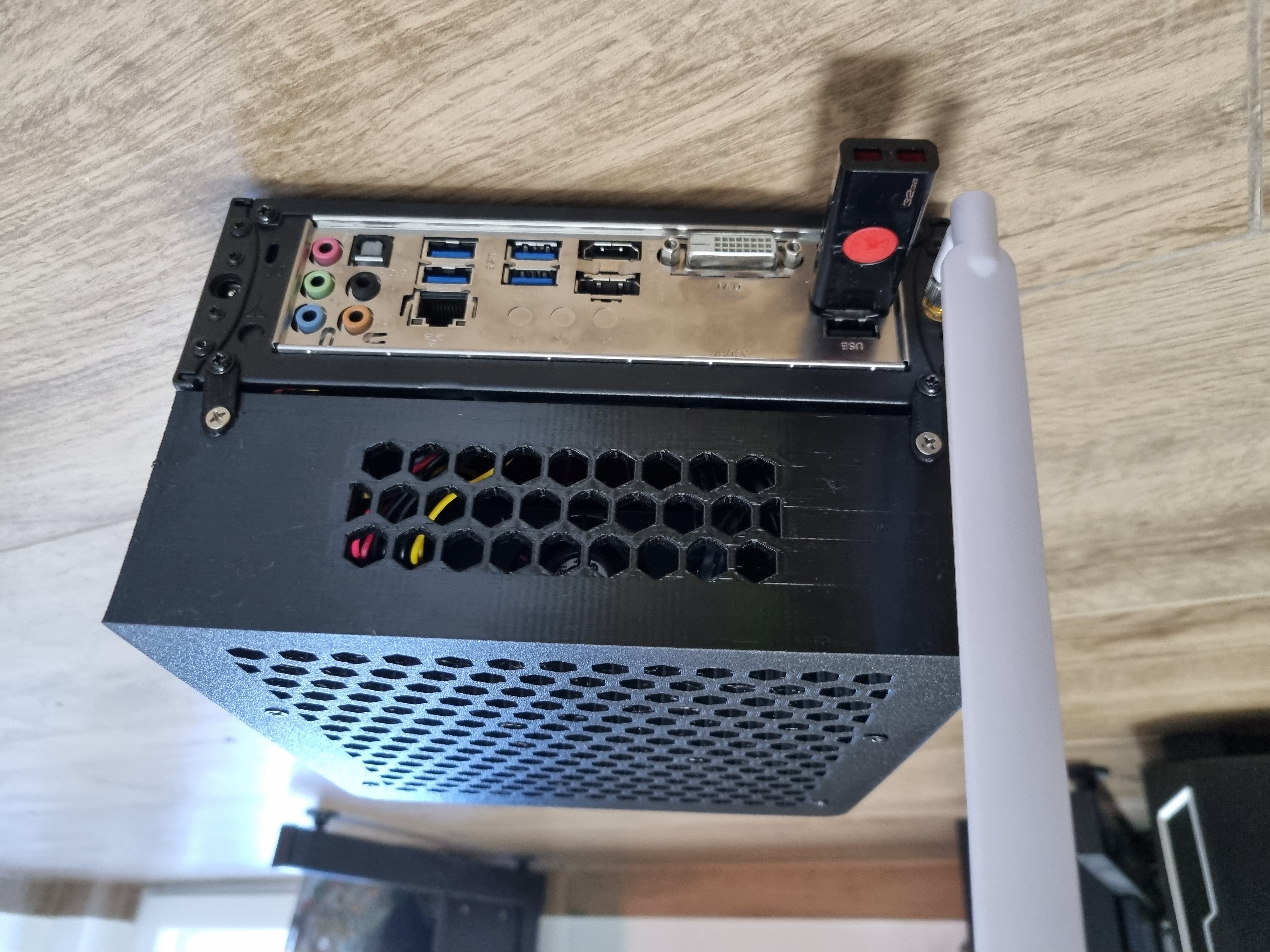 Mở rộng lưu trữ 5.25" cho Inter-Tech ITX-601 ITX-603