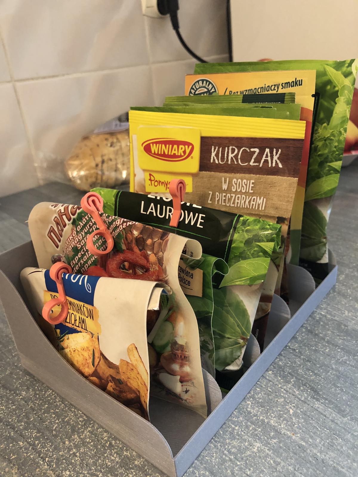 Kệ đựng túi đựng gia vị nhà bếp