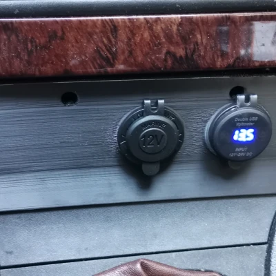 Giá đỡ tẩu thuốc Opel Astra G thay thế có cổng USB/sạc