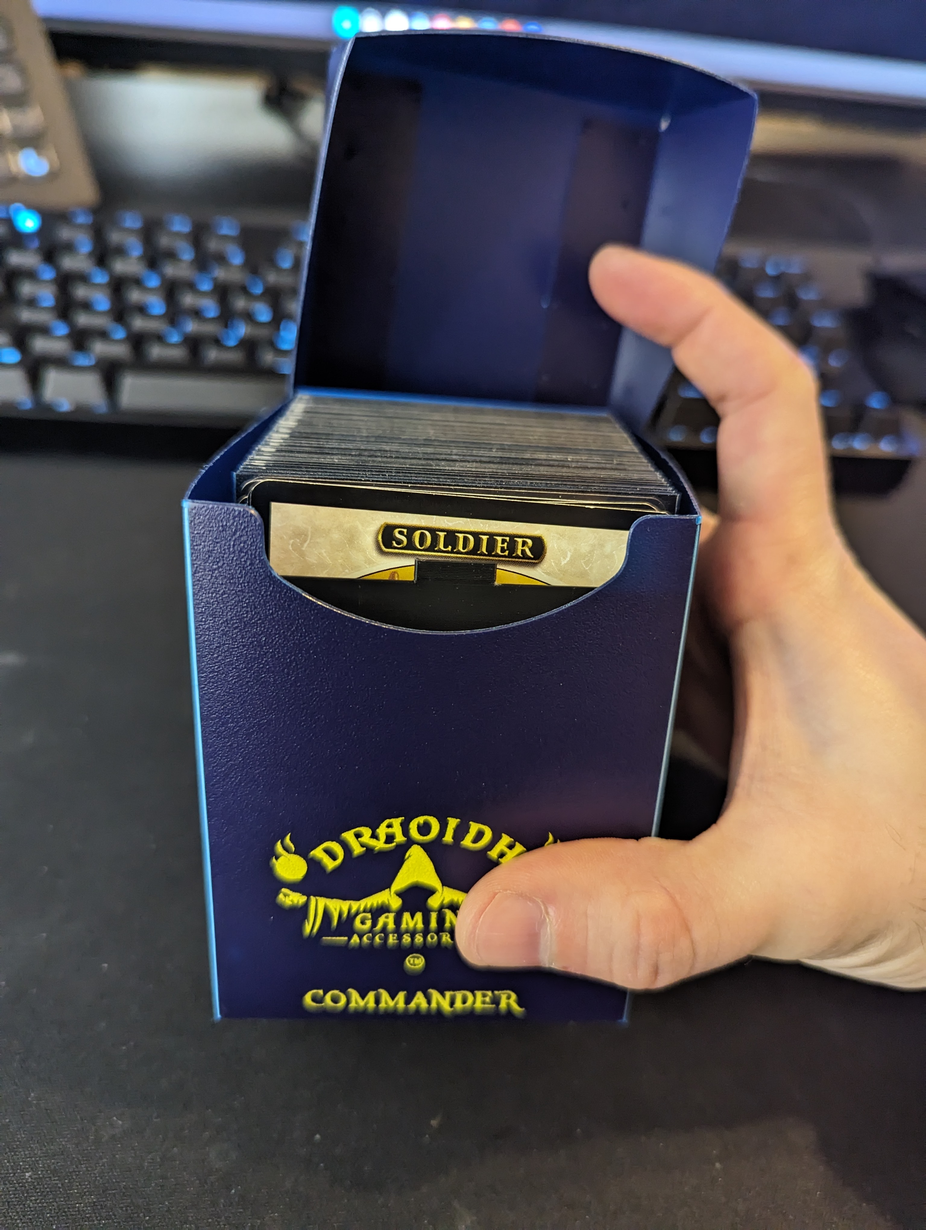 Khay Đựng Bài Commander Dọc