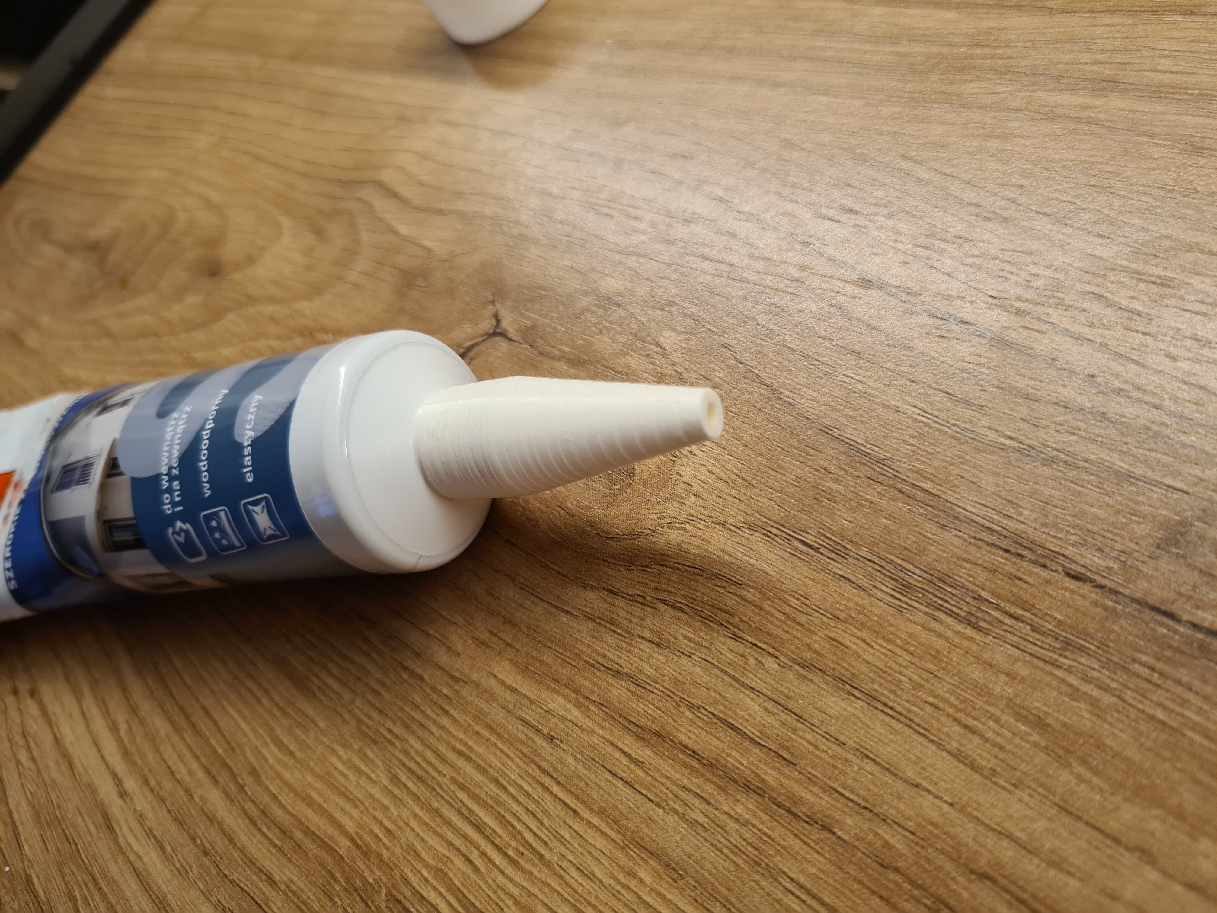 Đầu Phun Keo Silicone Hình Rồng