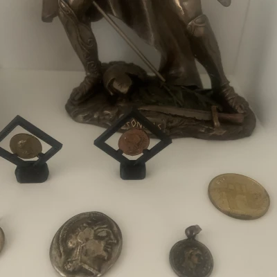 Chân Đế Trưng Bày Tiền Cổ