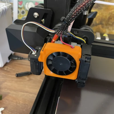 Giá đỡ quạt 'hở' cho Ender 3 V2 Neo