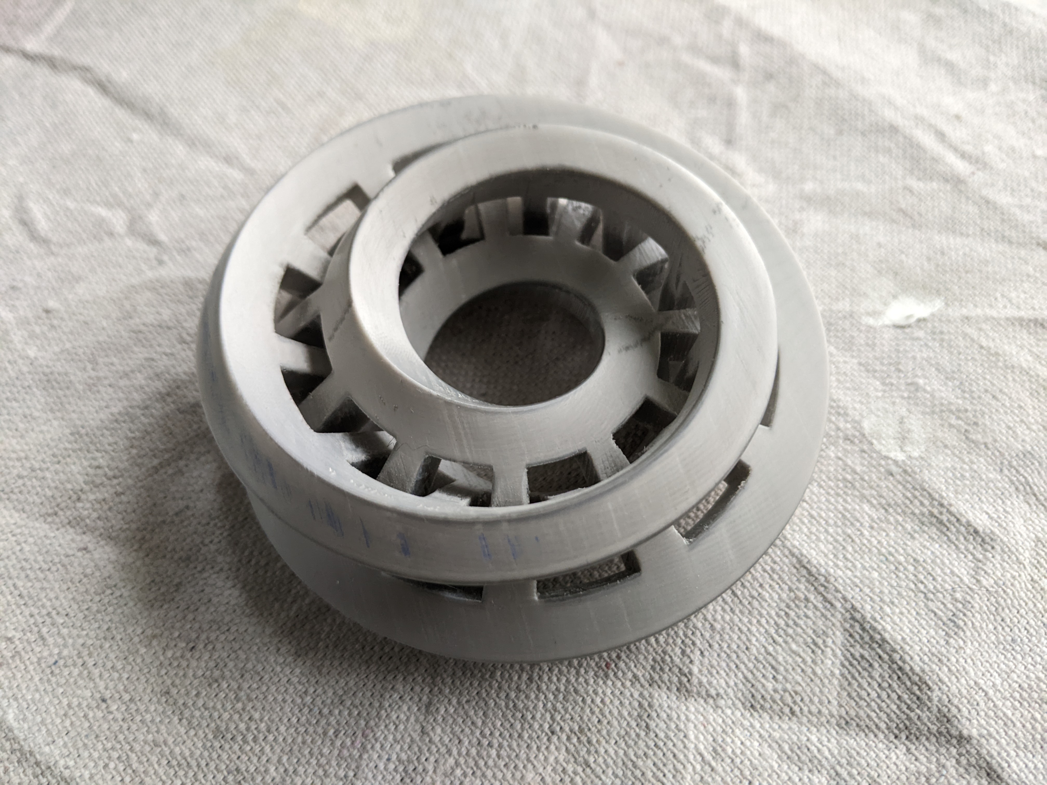 Dải Mobius Tự Giao Nhau