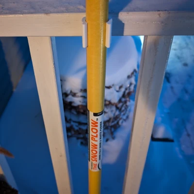 Móc Treo Tường Xẻng Snowplow "The Original Snow Pusher"