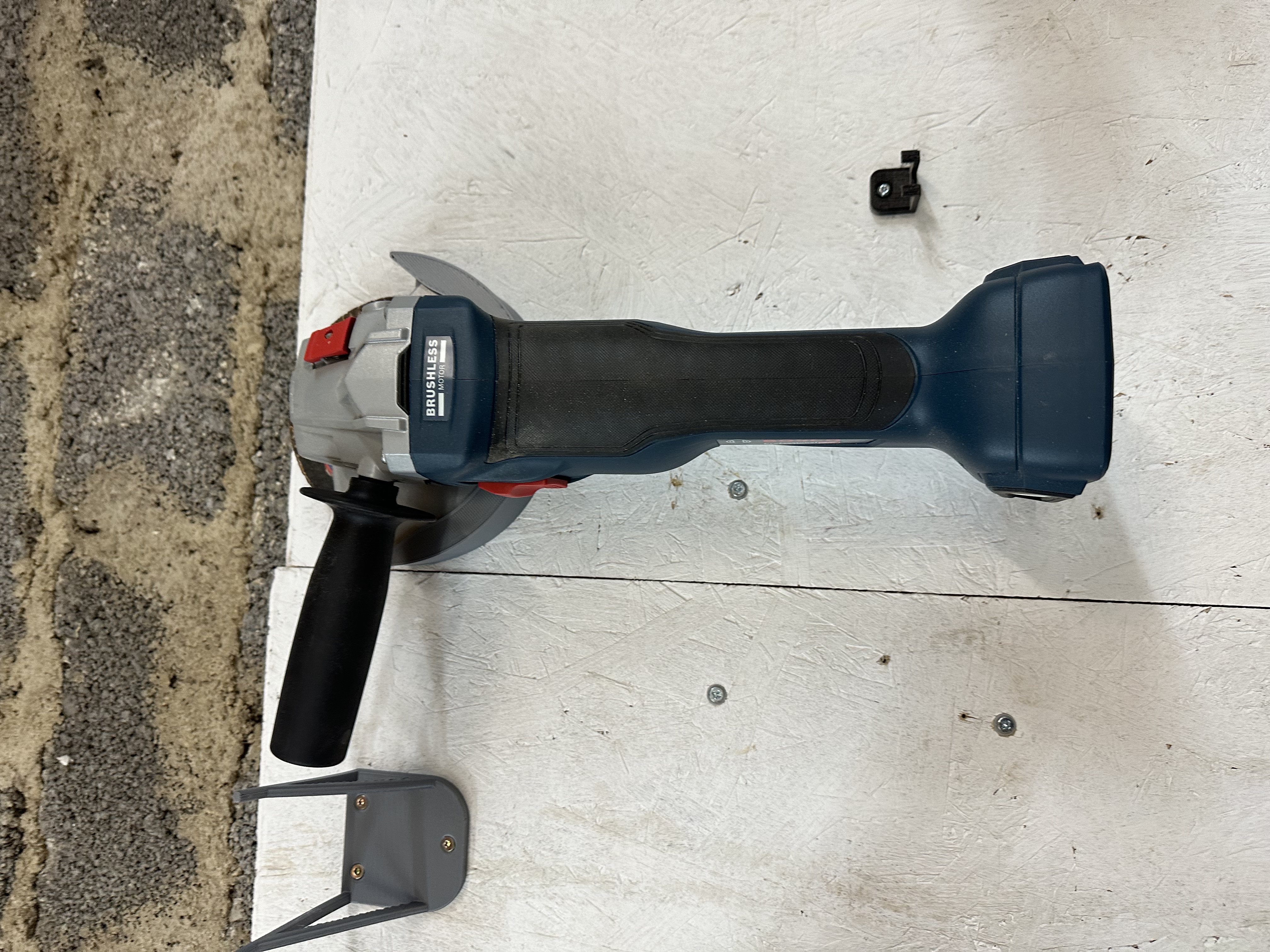 Giá đỡ máy mài Bosch Professional GWS 18V-10 125mm