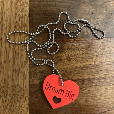 Dây chuyền, Ba lô, Móc khóa "Dream Big" cho Lễ Tình Nhân