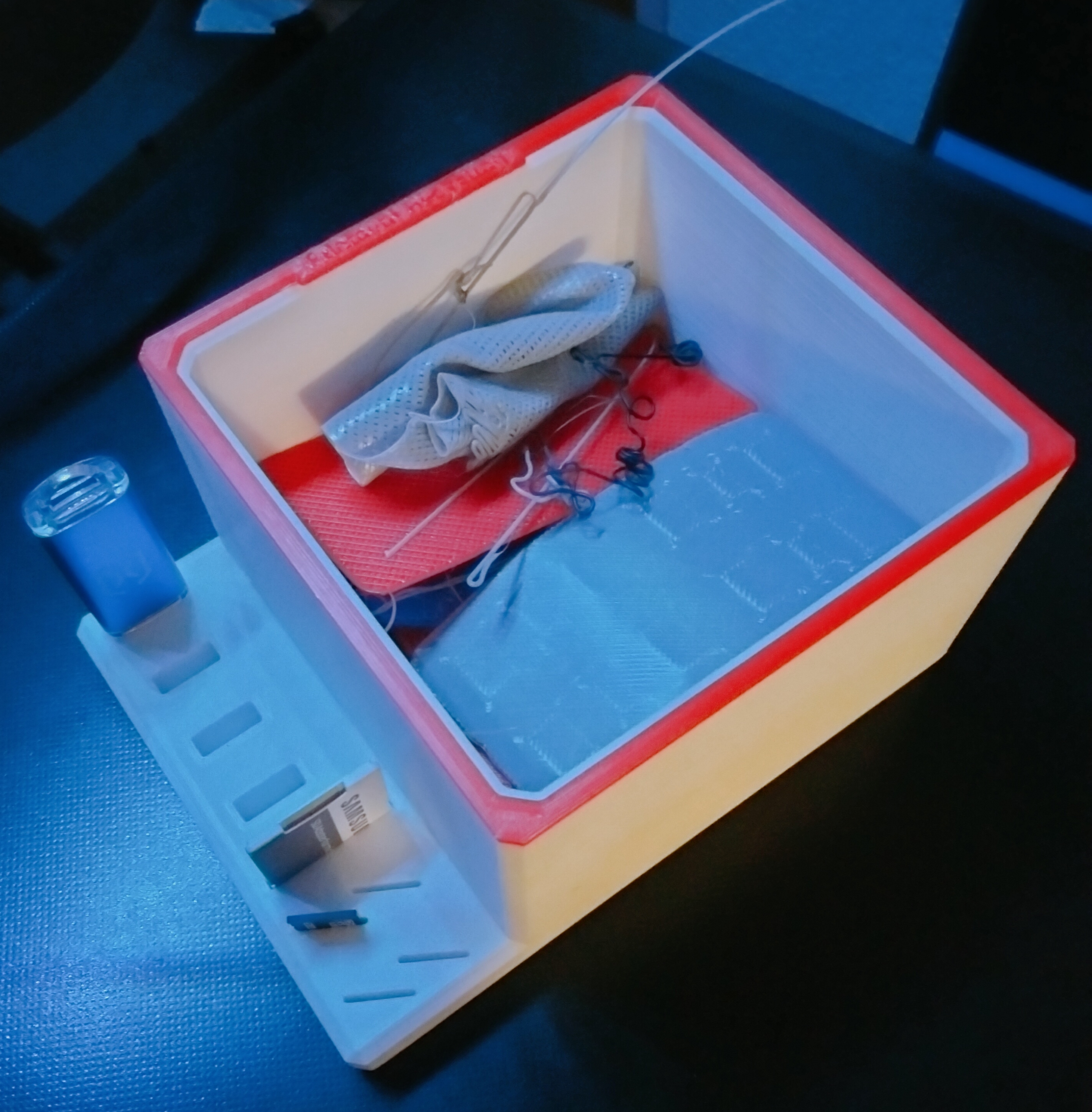 Thùng Rác Thu Gom Filament Kèm Chỗ Cất USB & Thẻ Nhớ