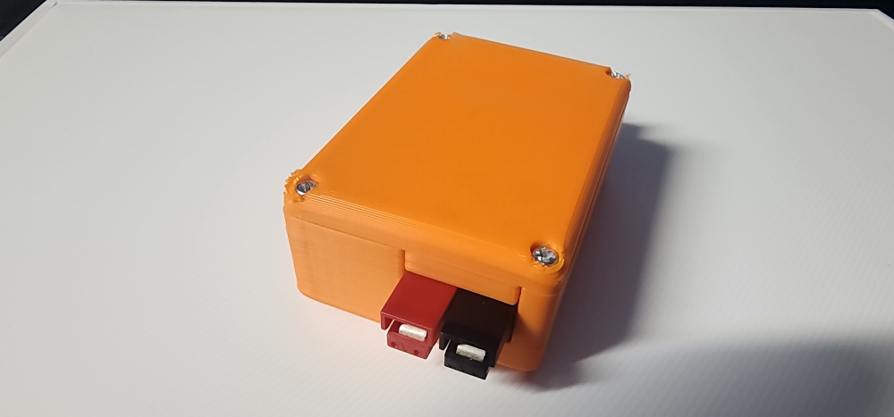 JuiceBox 2.0 với USB C & A, 1 đầu vào 2 đầu ra PowerPole