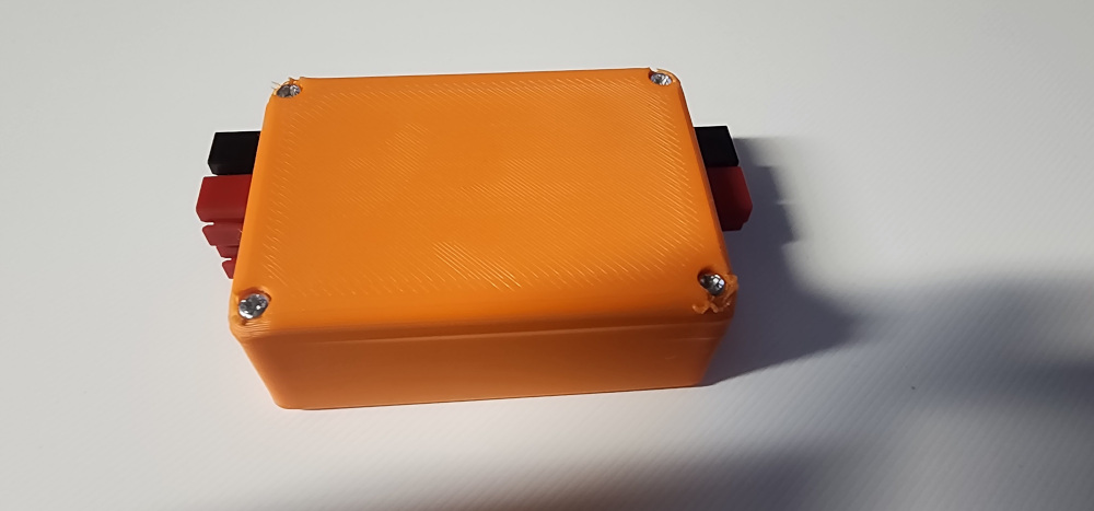 JuiceBox 2.0 với USB C & A, 1 đầu vào 2 đầu ra PowerPole