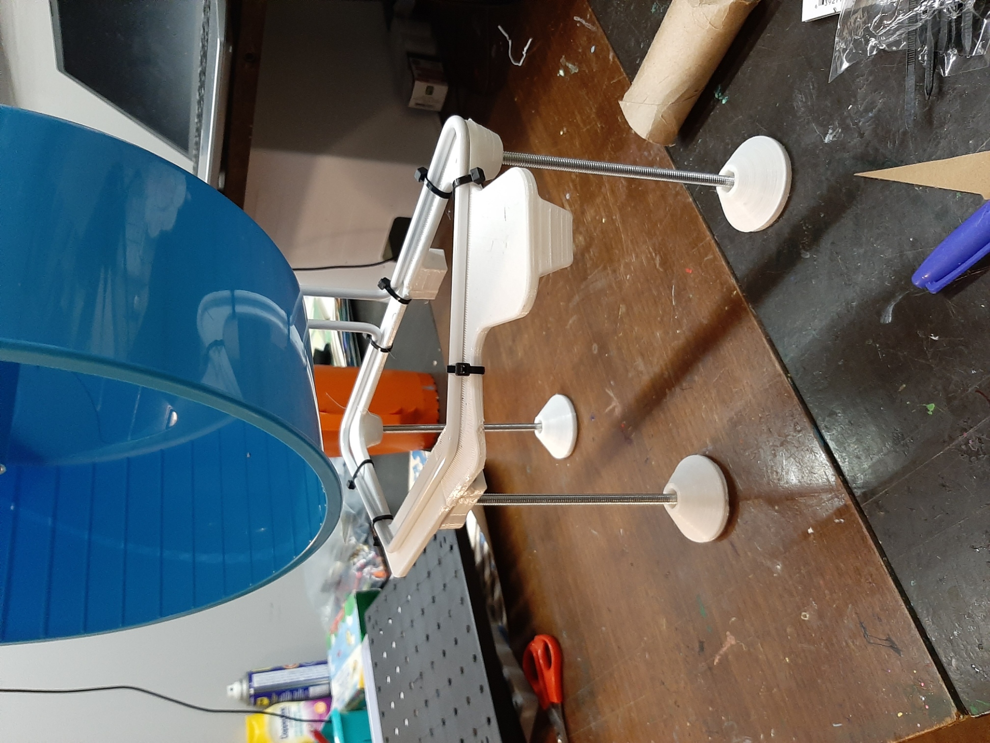 Chân đế bánh xe hamster 12'