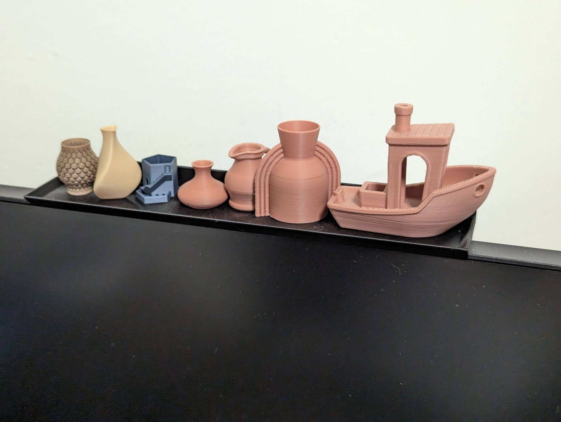 Kệ Màn Hình Chế Độ Vase