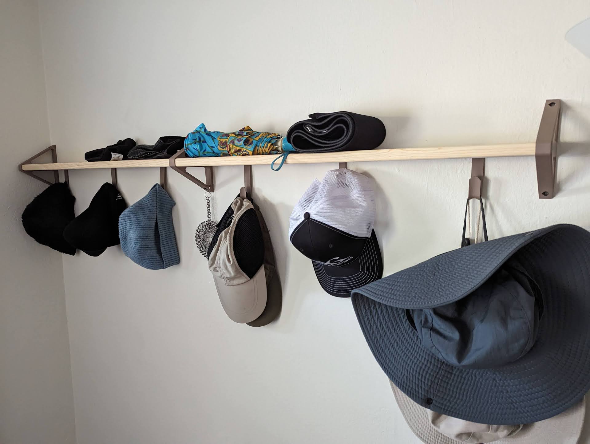 Pát Kệ và Móc Treo Đồ