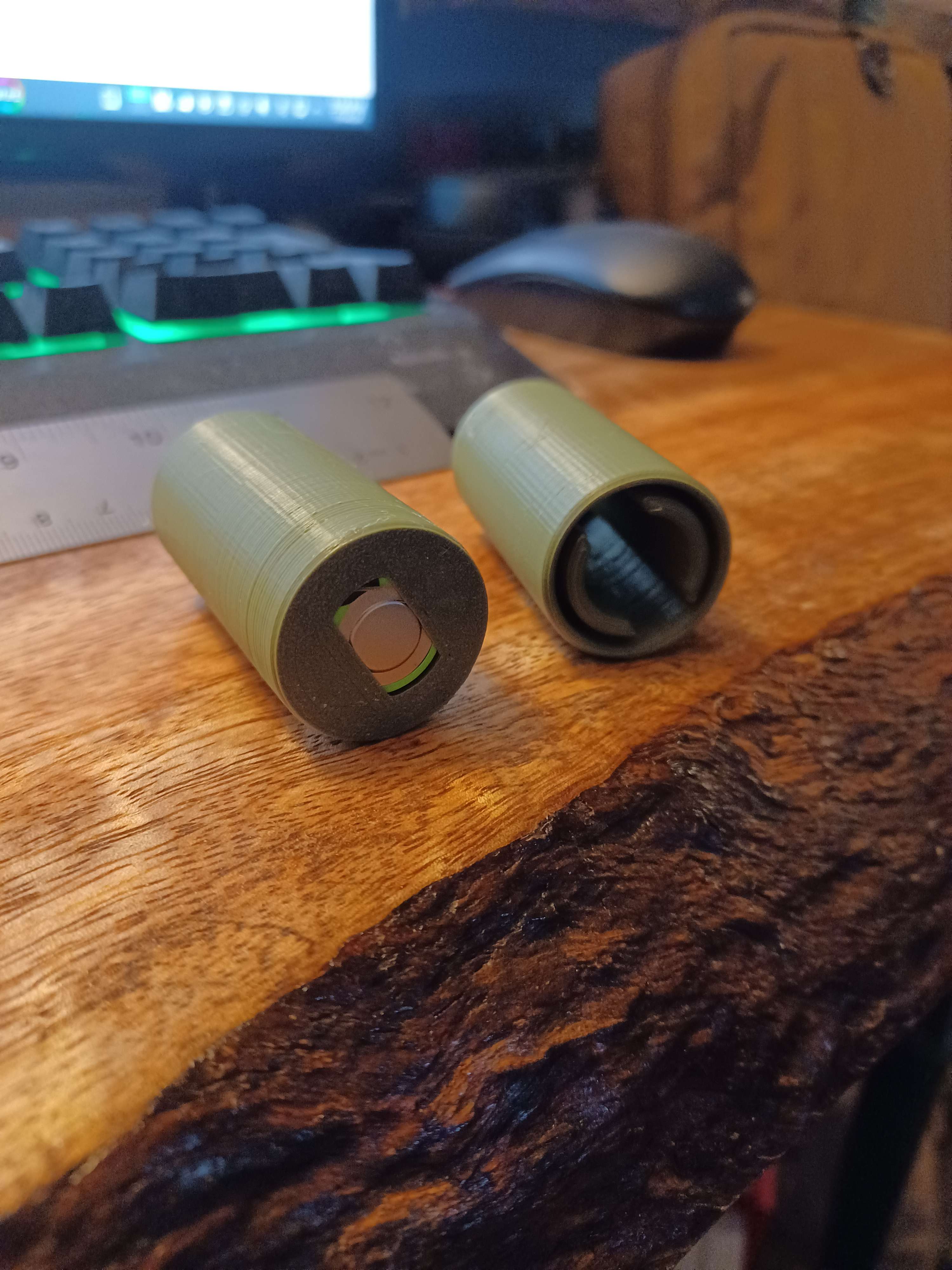 Bộ Chuyển Đổi Pin AA Sang C