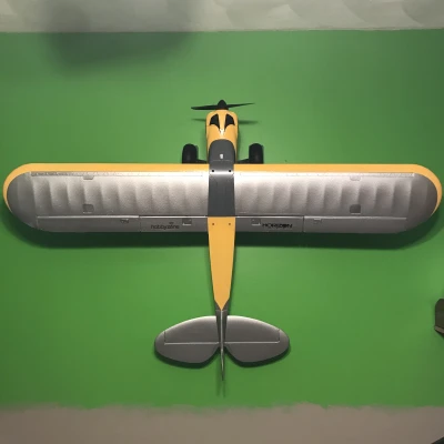 Giá Treo Máy Bay RC Lên Tường