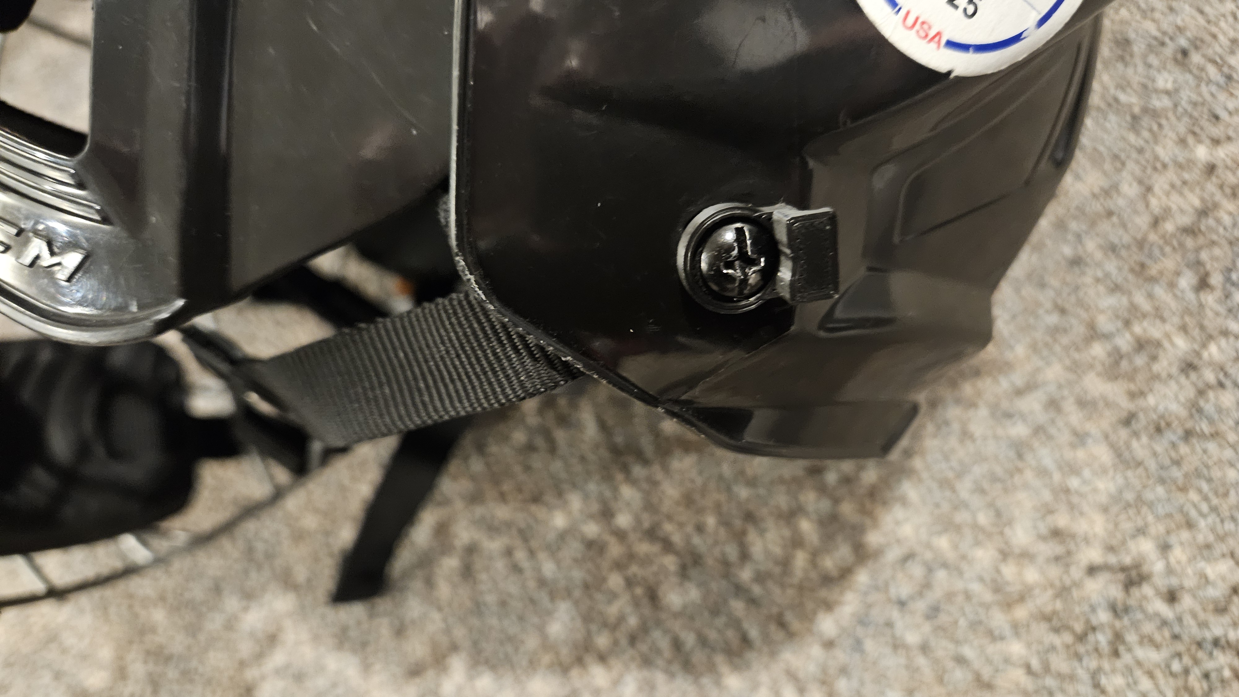 Kẹp Lồng Khúc Côn Cầu Cho Trẻ Em CCM