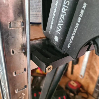 Kẹp Giữ Đồ, Zwingenhalter