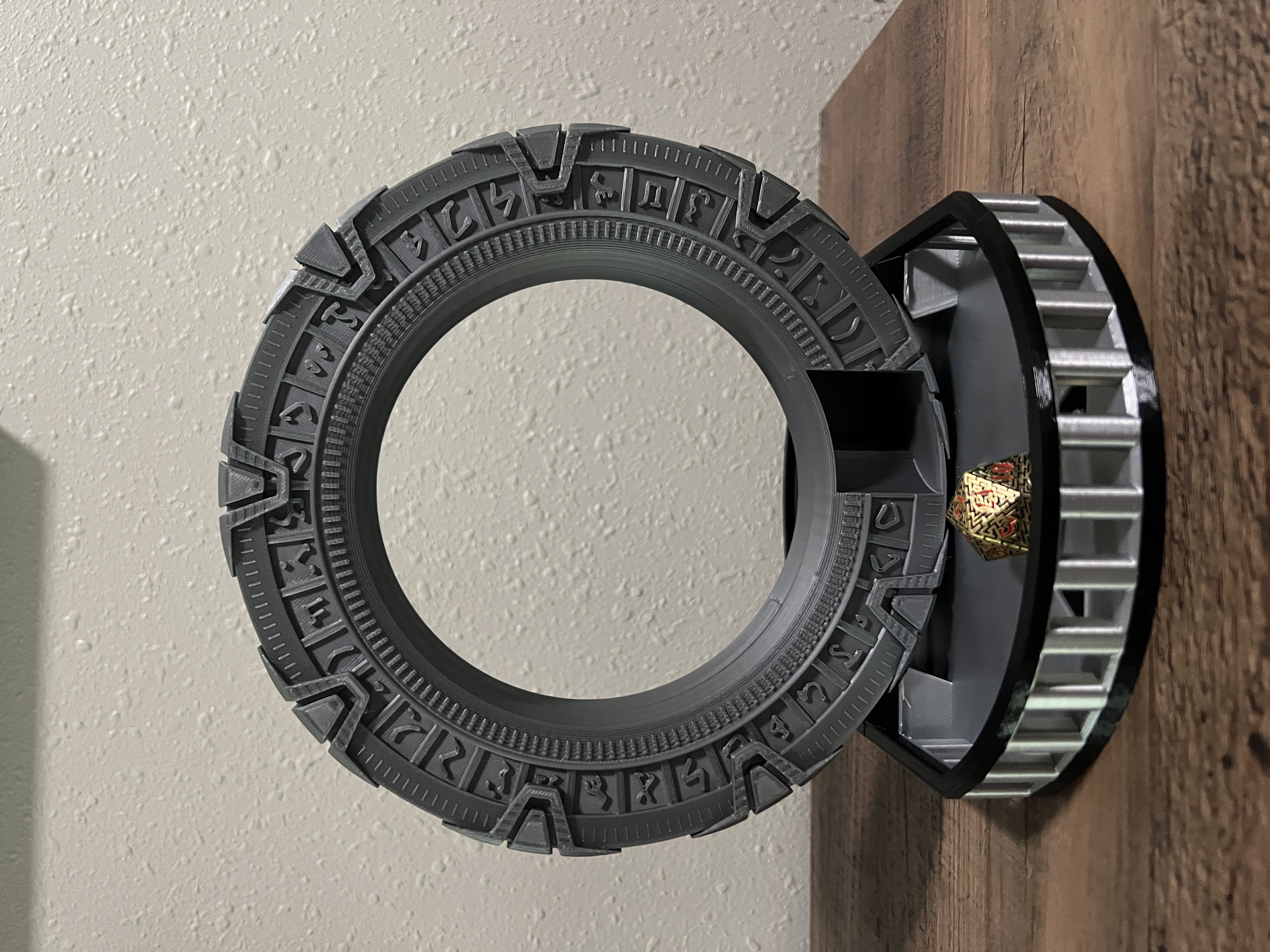 Tháp Tung Xúc Xắc - Cổng Sao