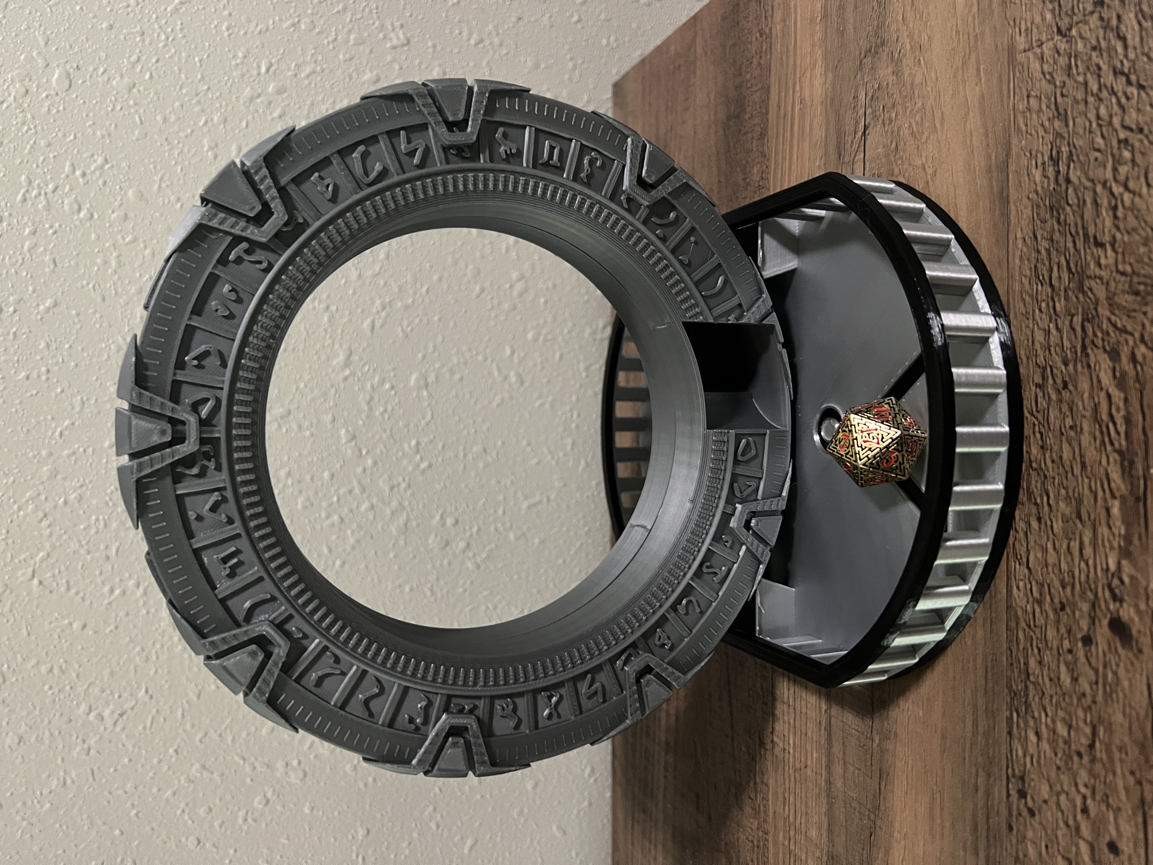 Tháp Tung Xúc Xắc - Cổng Sao