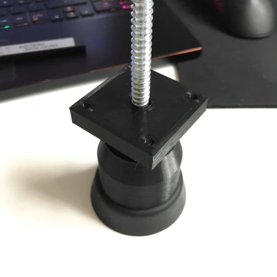 Chân đế điều chỉnh Ikea Lack Prusa