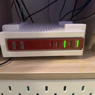 Kẹp Fritz!Box 6591 nằm ngang