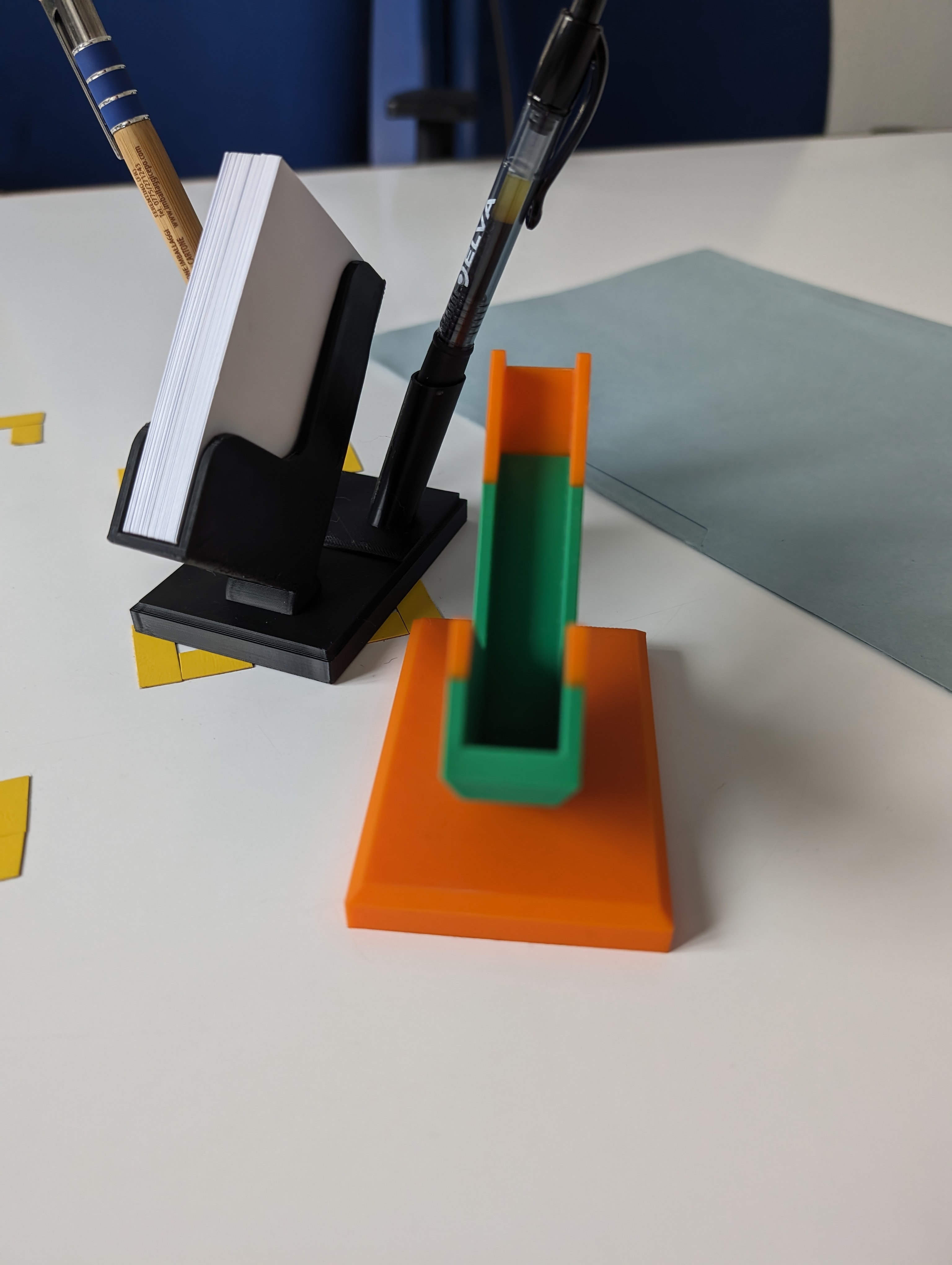 Giá Đỡ Danh Thiếp và Bút