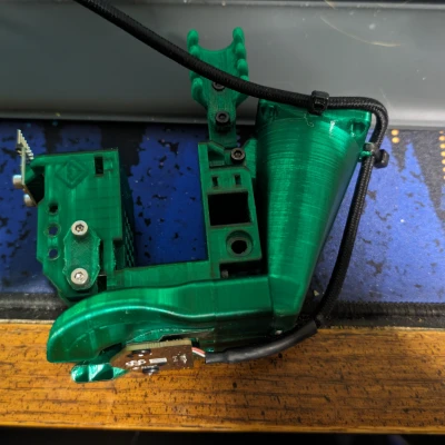 Cửa nạp quạt 40mm EVA 3 - Quản lý cáp Beacon