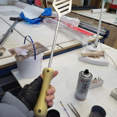 Xẻng Trang Trí Cho Cửa Hàng